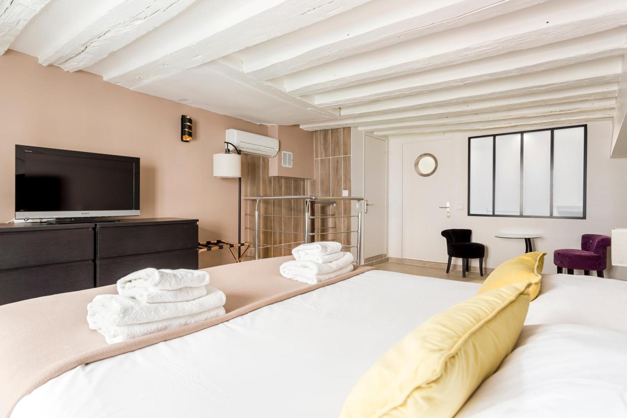 Rivoli Vieille Du Temple With Ac Apartment Paris Bagian luar foto